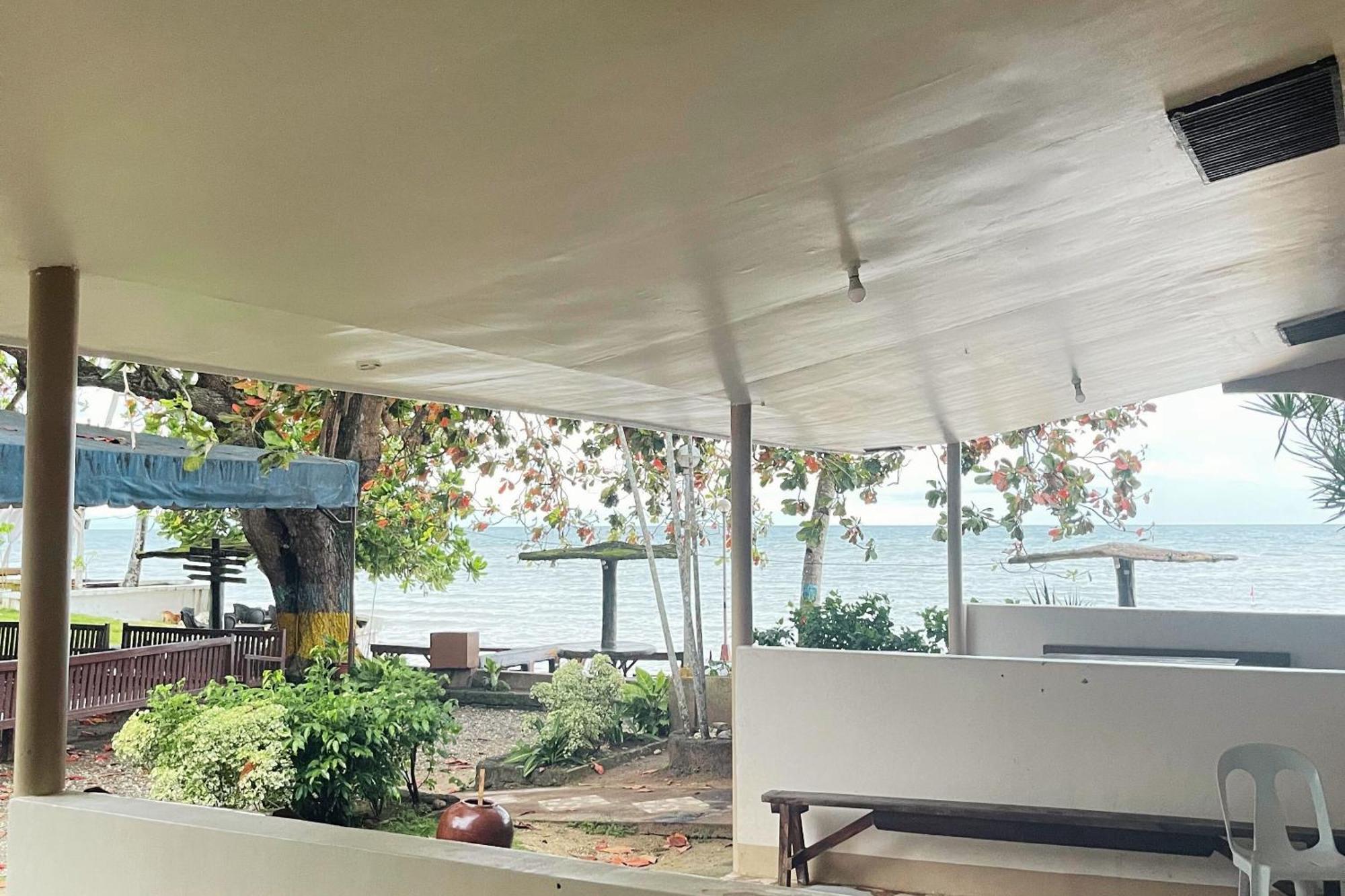 Durhan White Beach Resort Powered By Cocotel Tabuelan Exterior photo