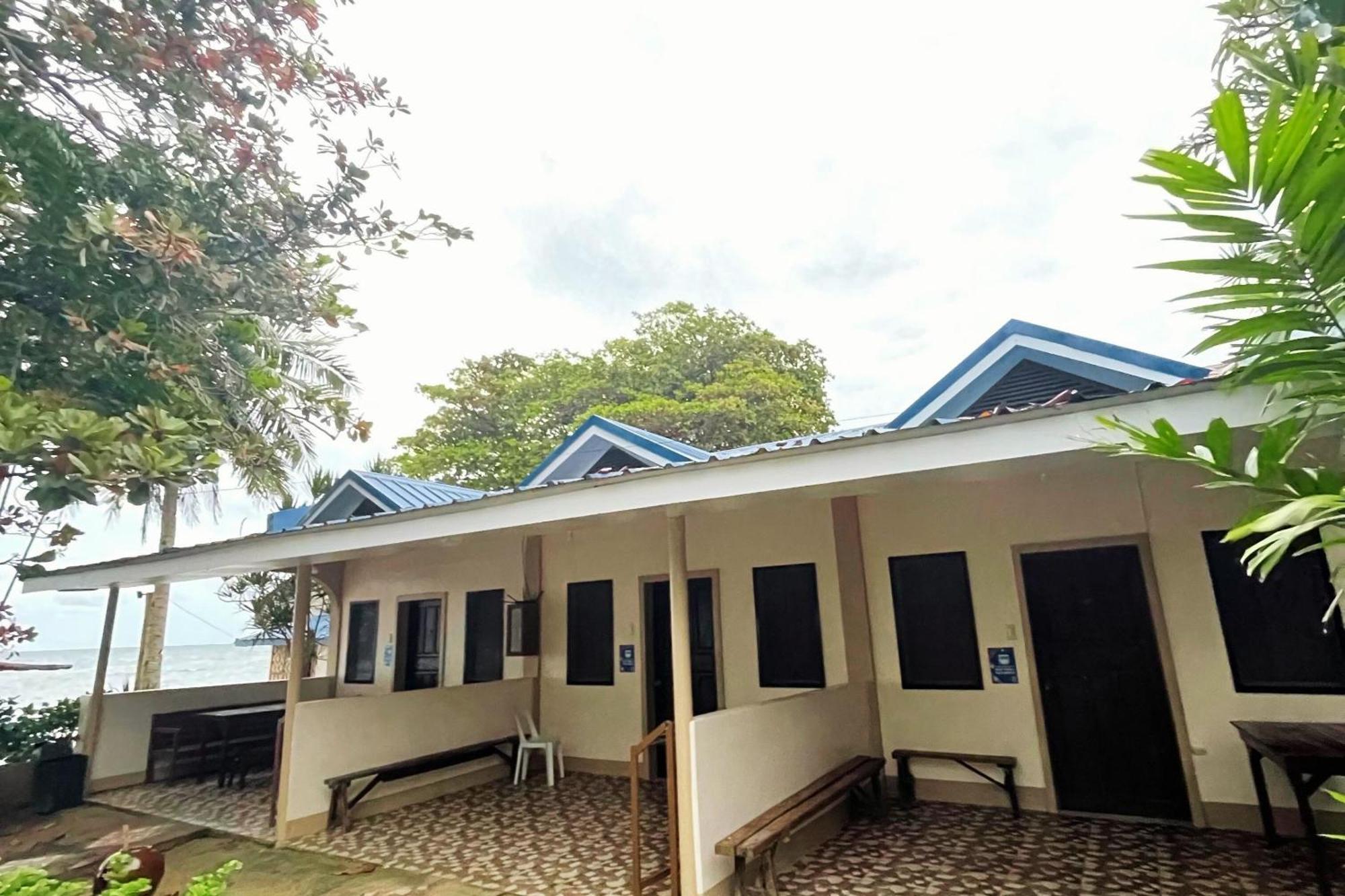 Durhan White Beach Resort Powered By Cocotel Tabuelan Exterior photo