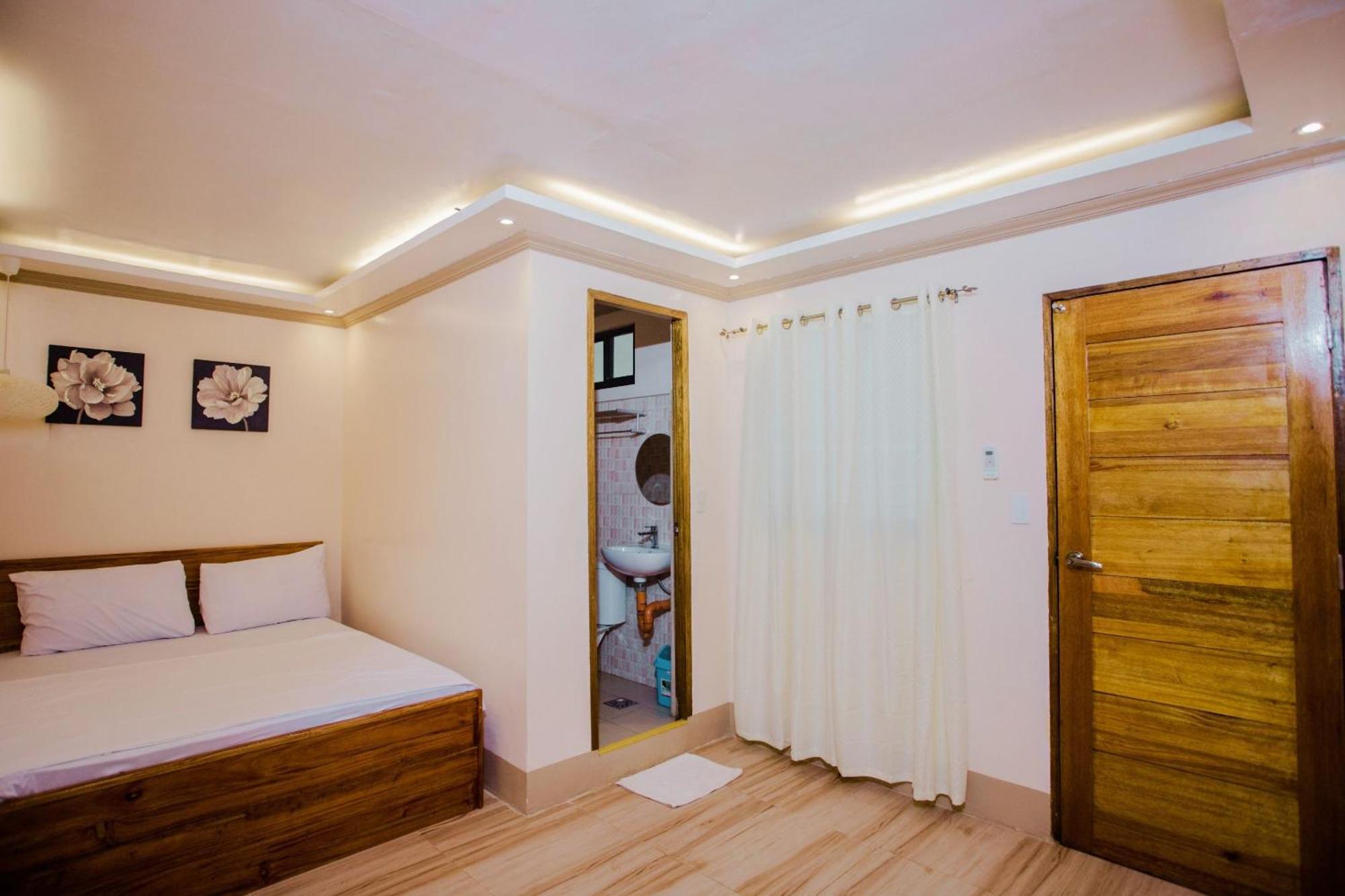 Durhan White Beach Resort Powered By Cocotel Tabuelan Exterior photo