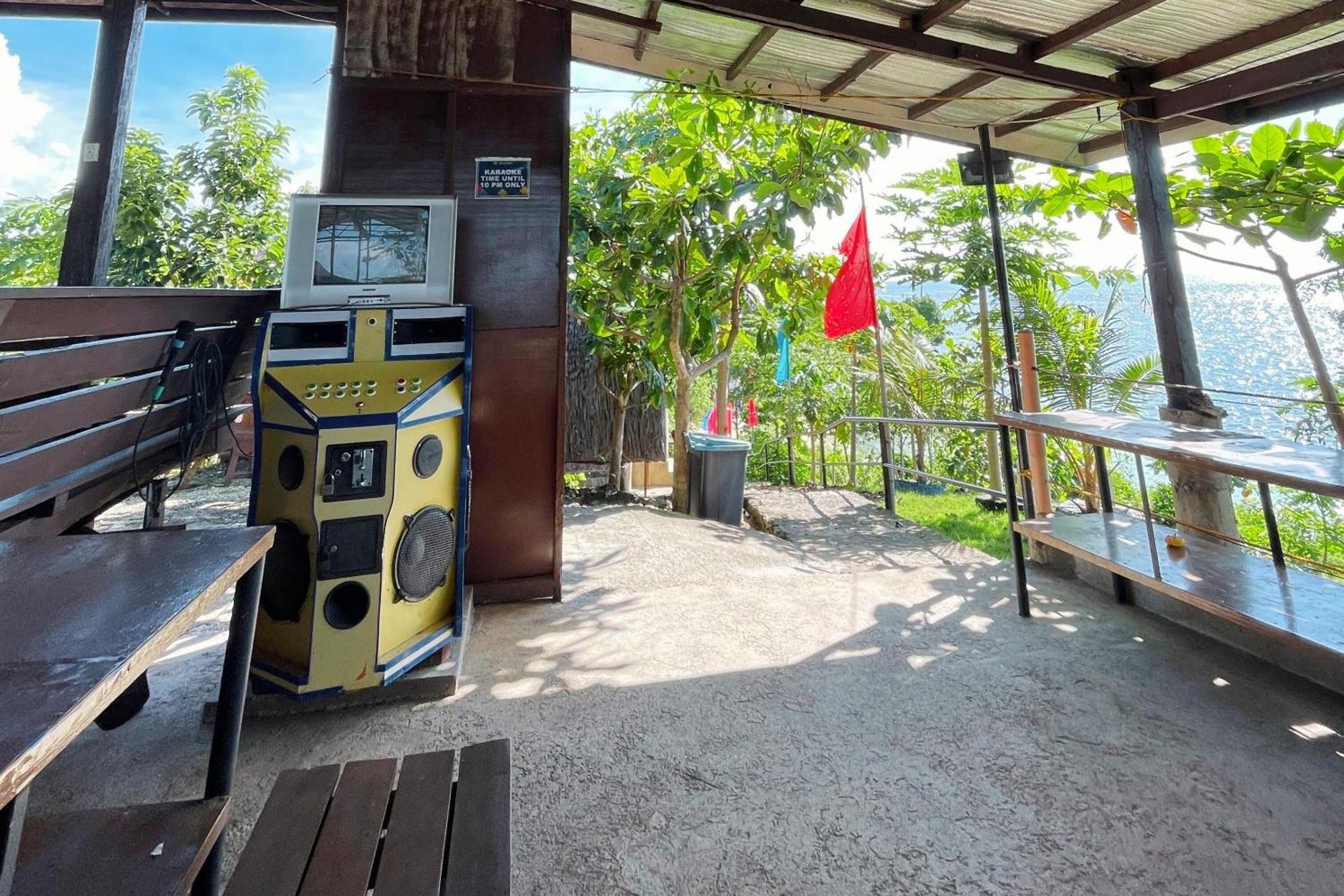 Durhan White Beach Resort Powered By Cocotel Tabuelan Exterior photo