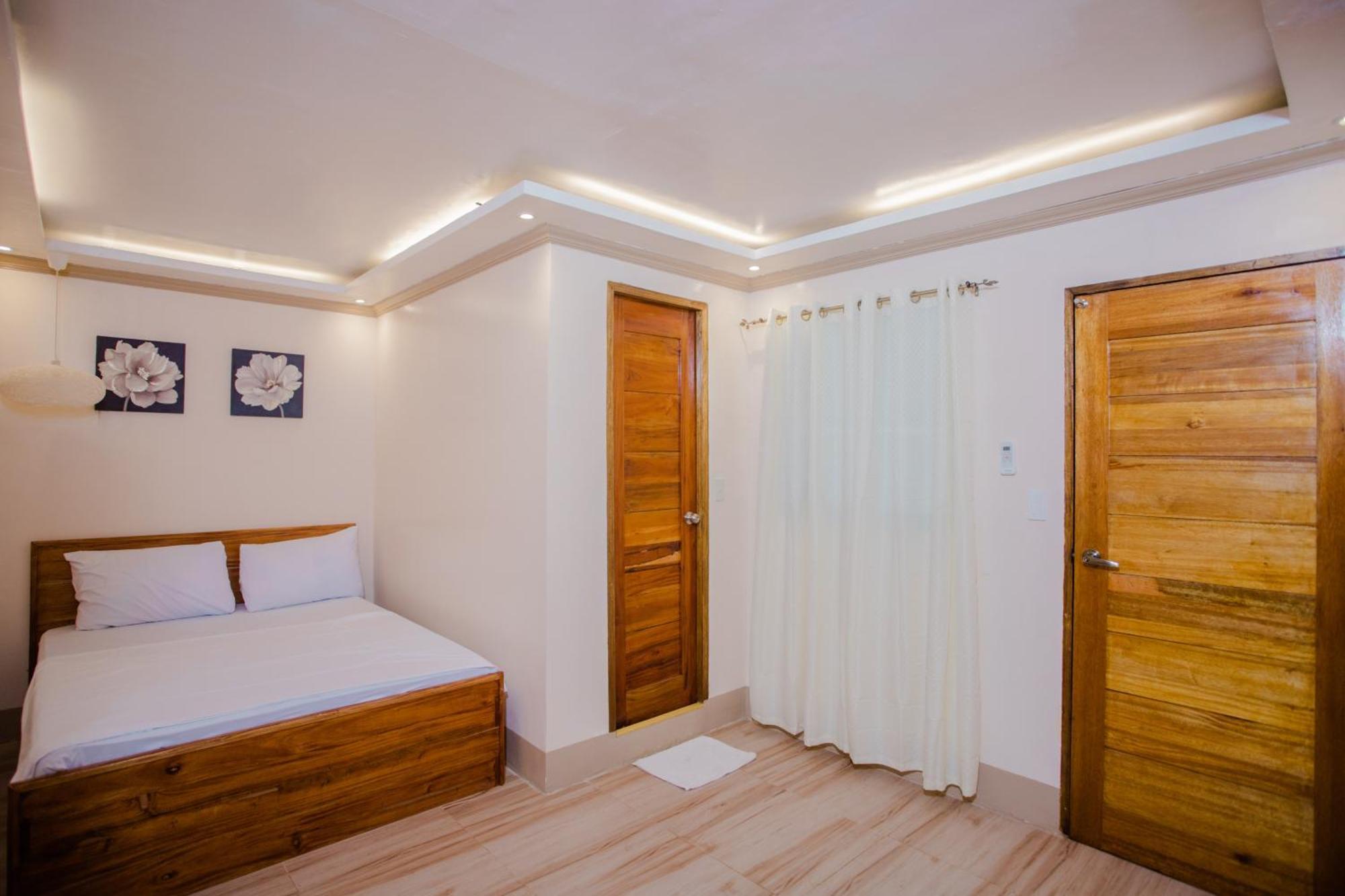 Durhan White Beach Resort Powered By Cocotel Tabuelan Exterior photo